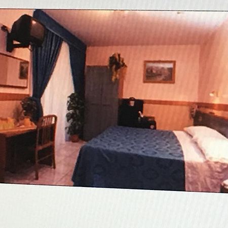 Hotel Rubino Рим Екстер'єр фото