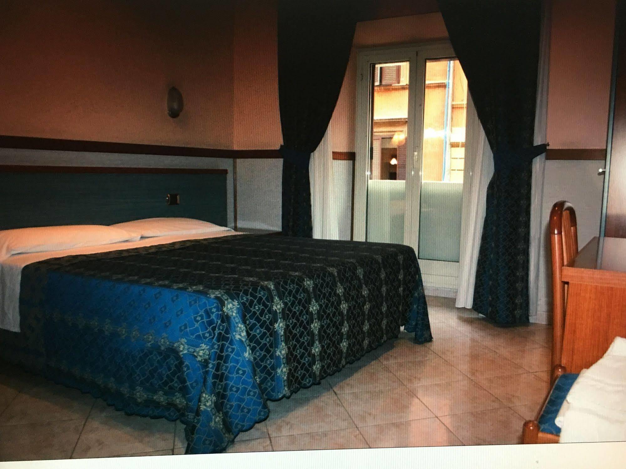 Hotel Rubino Рим Екстер'єр фото
